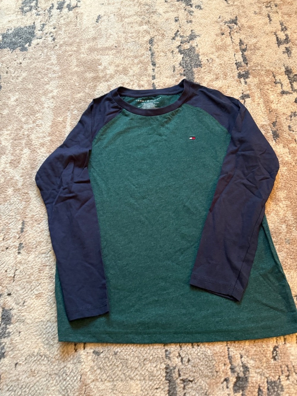 Boys size small Tommy Hilfiger Green Body with Navy Raglan Long-Sleeve Tee